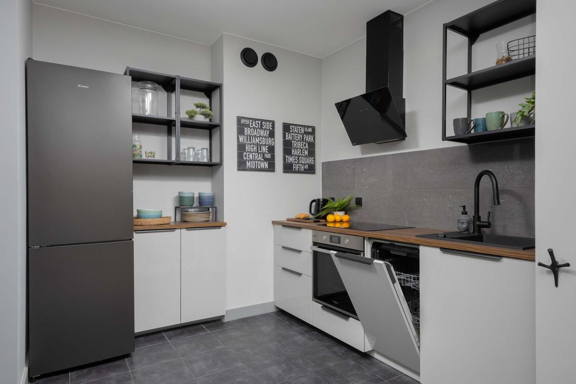 Bright With Terrace & Parking Near Metro Kondratowicza By Renters * Warszawa